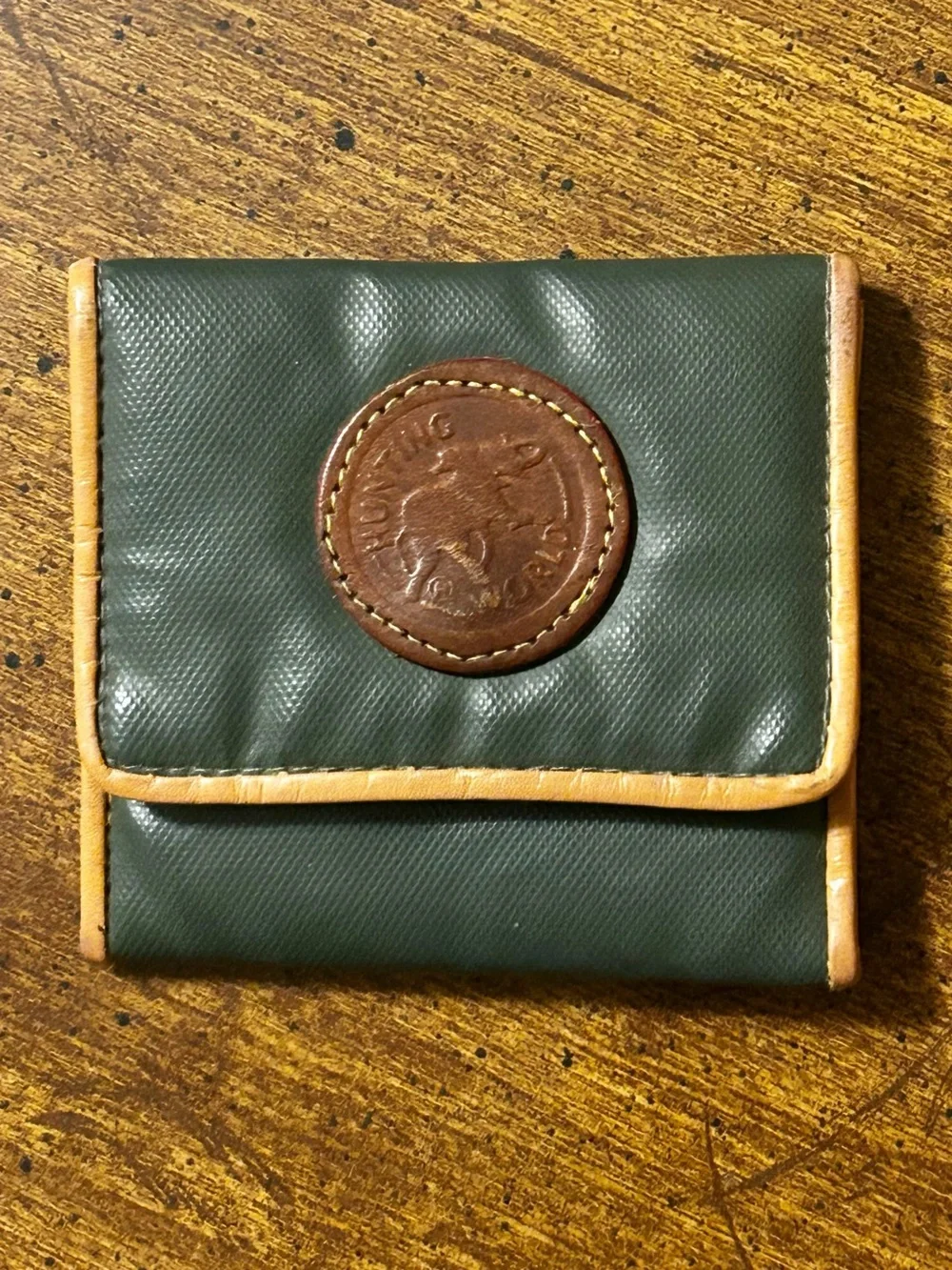 Vintage Hunting World Mini Green Coin Wallet (FLAW - STITCHING PLS READ)